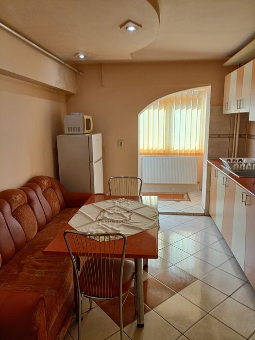Vând apartament 2 camere decomandat, Republicii Mega Image, stradal.