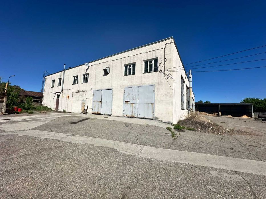 В продаже Промбаза Грейдерная 15/6