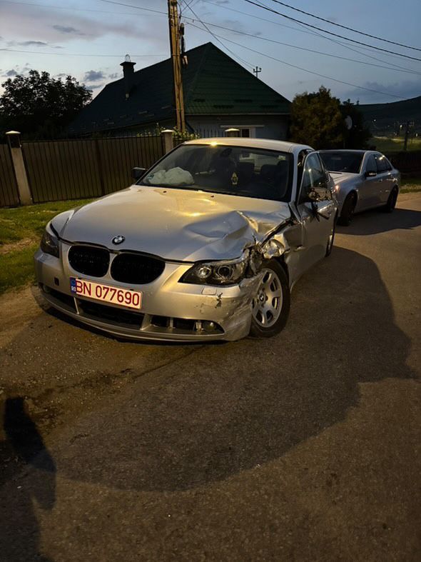 Vand sau dezmembrez Bmw e 60