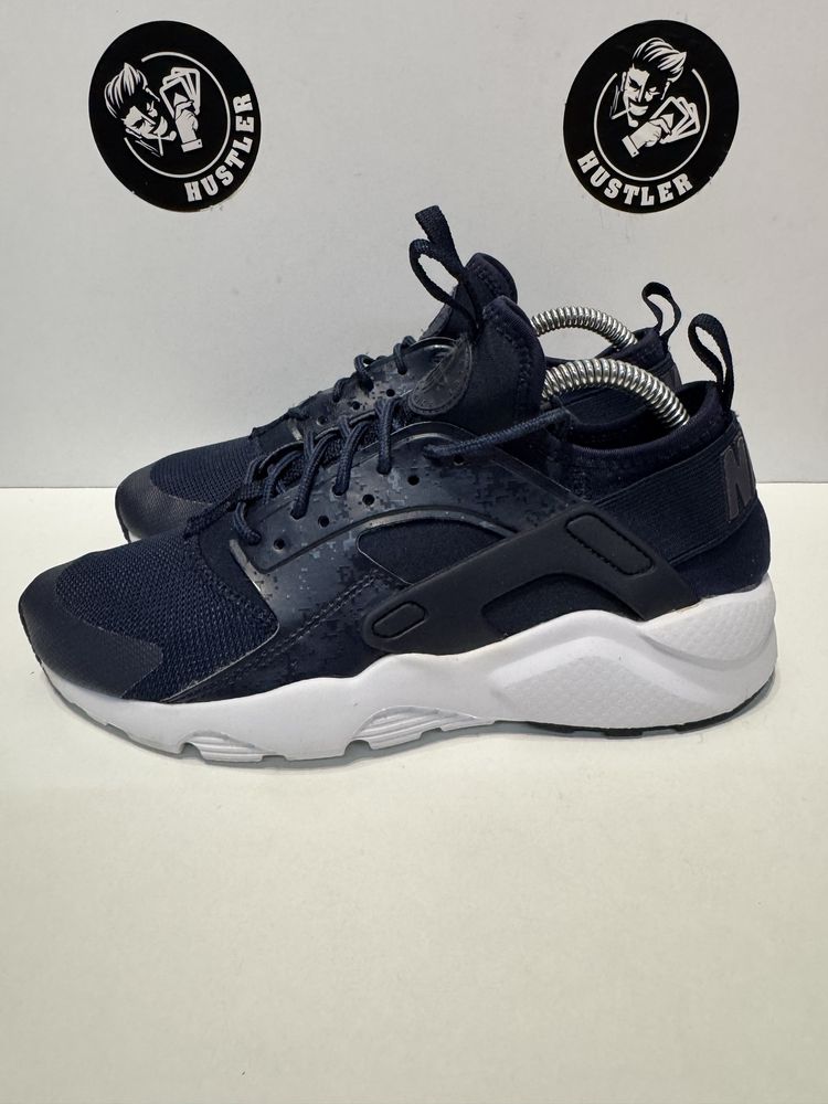 Маратонки NIKE  HUARACHE .Номер38.5