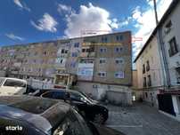 Apartament ULTRACENTRAL cu 3 camere si 2 bai, in CAREI