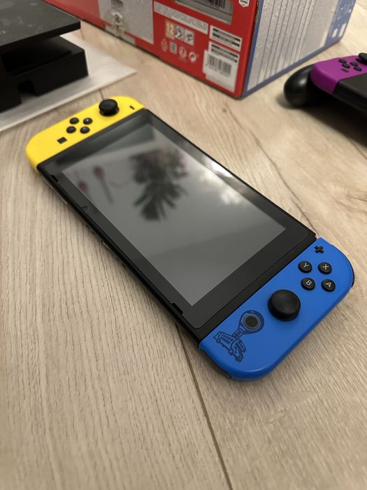 Pachet Nintendo Switch Fortnite Edition