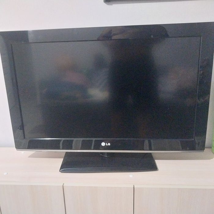 Продам телевизор LG