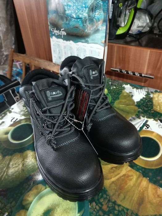 Новые ботинки.43р.