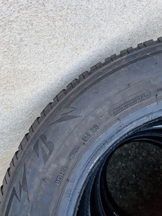 4anvelope iarna 215 65 16 Bridgestone