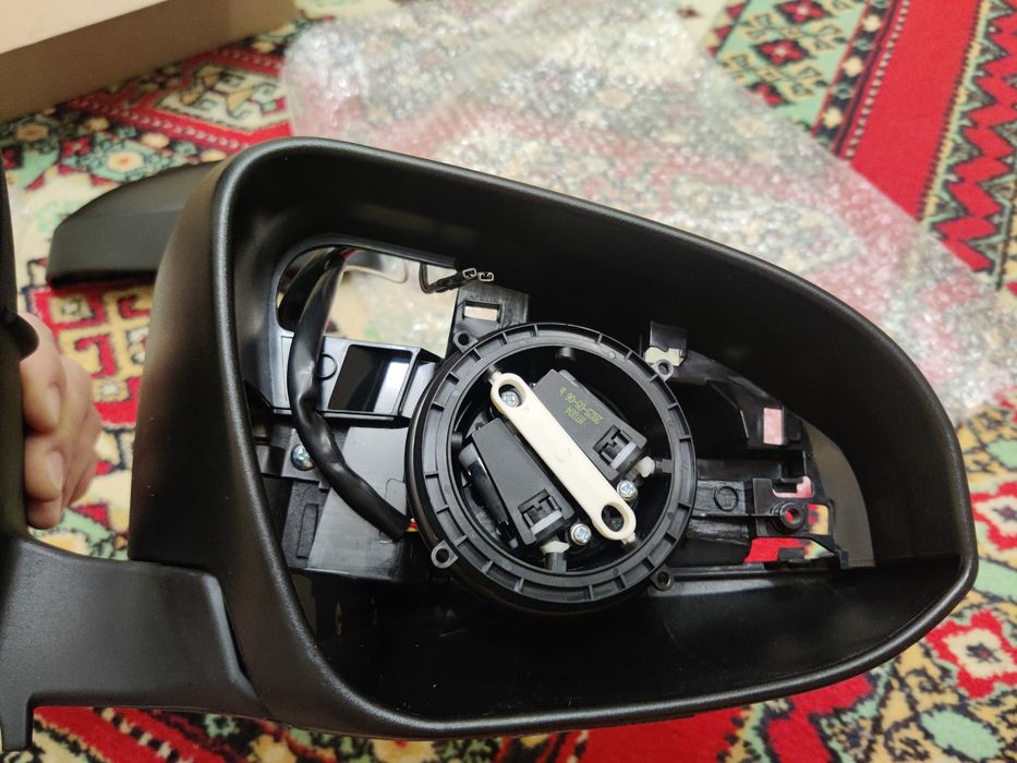 Продам корпус зеркало правое боковое без стекла, новое на Камри 55 аме