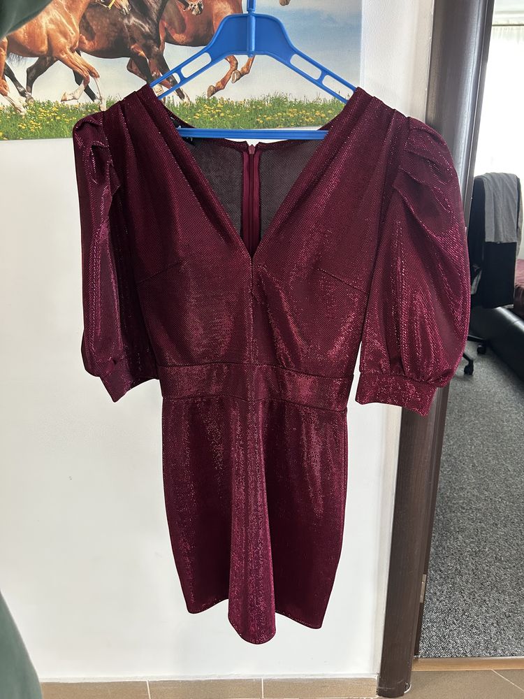 Vând rochii elegante (botez, banchet, nuntă)