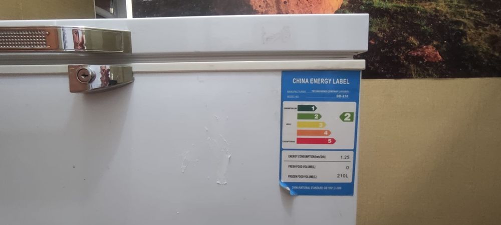 Продам  морозильную камеру ларь