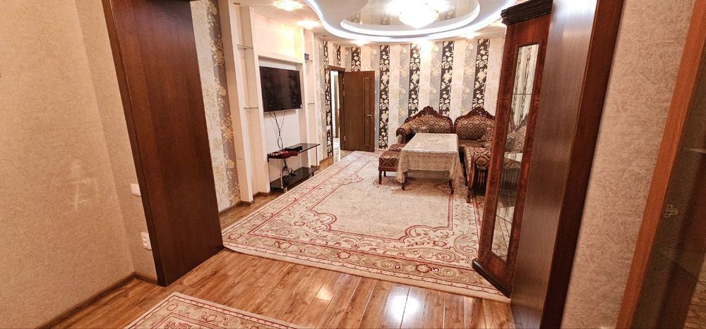 Ойбек метро 4-комн банковский дом