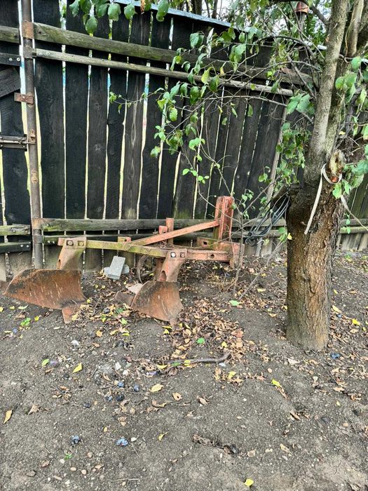 Vand plug 2 brazde, cultivator si prasitoare pentru tractor U 445