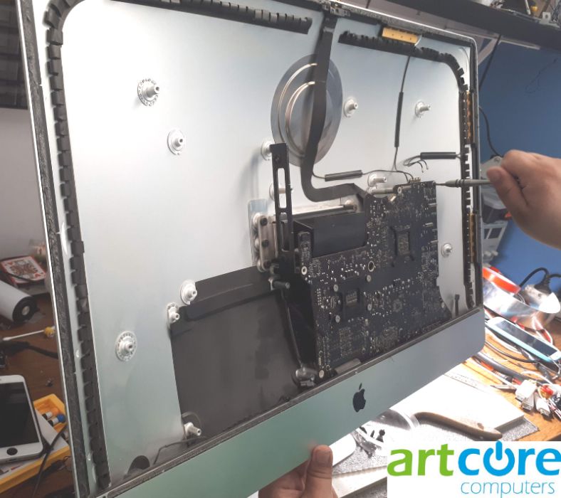 Service artcore: reparații laptop, service calculatoare, curățare praf