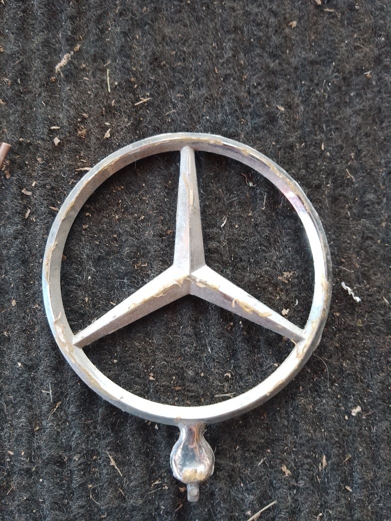Sigla Mercedes metalica