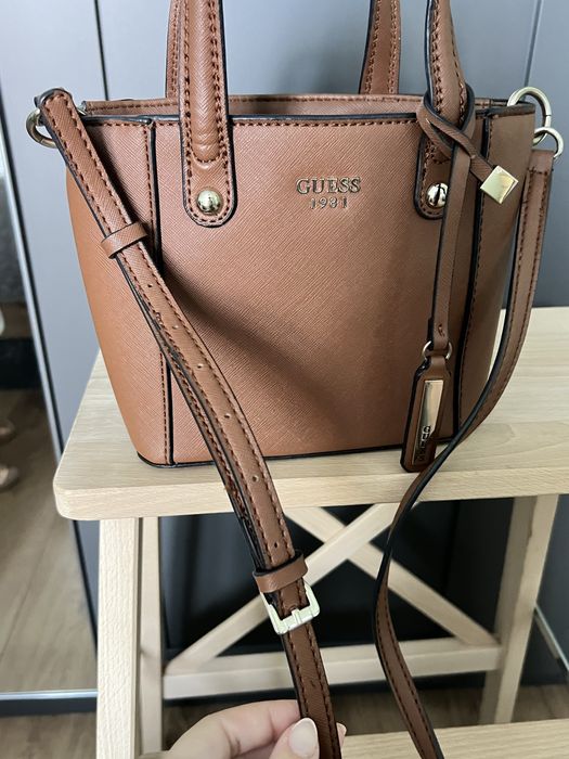 Малка чанта Guess