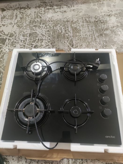 Vând plită incorporabila Arctic pe gaz