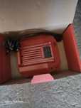 Vând 4 baterii hilti +încărcător
