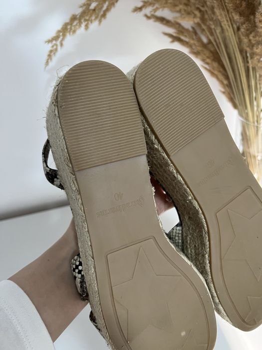 Sandale stradivarius marime 40