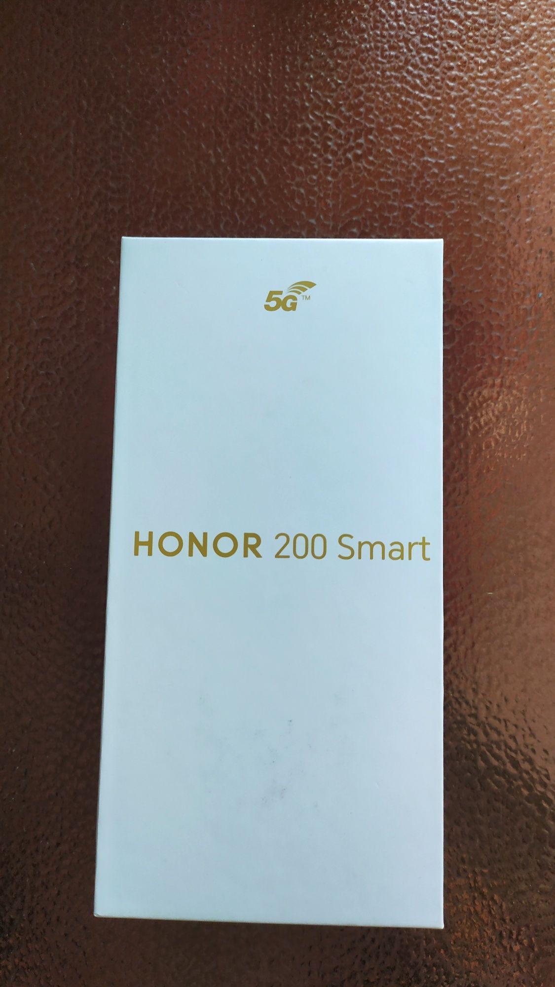 Продавам HONOR 200 Smart.