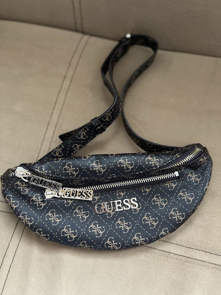 Чанта за кръст Guess