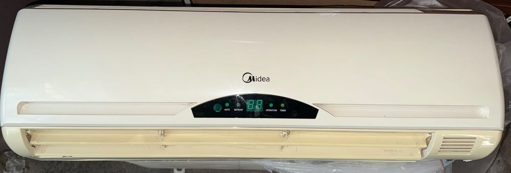 Климатик “Midea”
