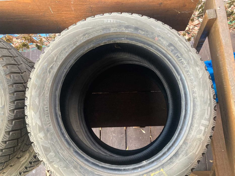 Продам шины зимние шип. 225/55/17