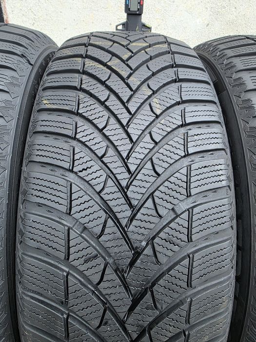 Vând patru anvelope de iarna semperit 225 55 17  dot 2523