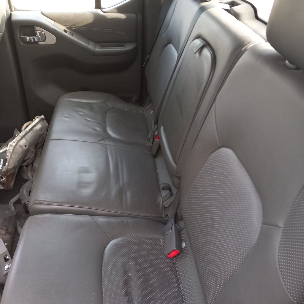 Interior din piele nissan navara d40 an 2012