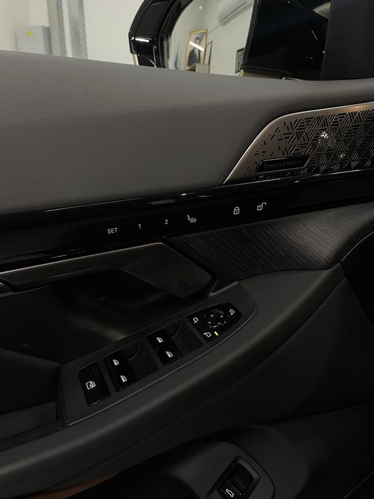 BMW i5 M-sport luxury полный