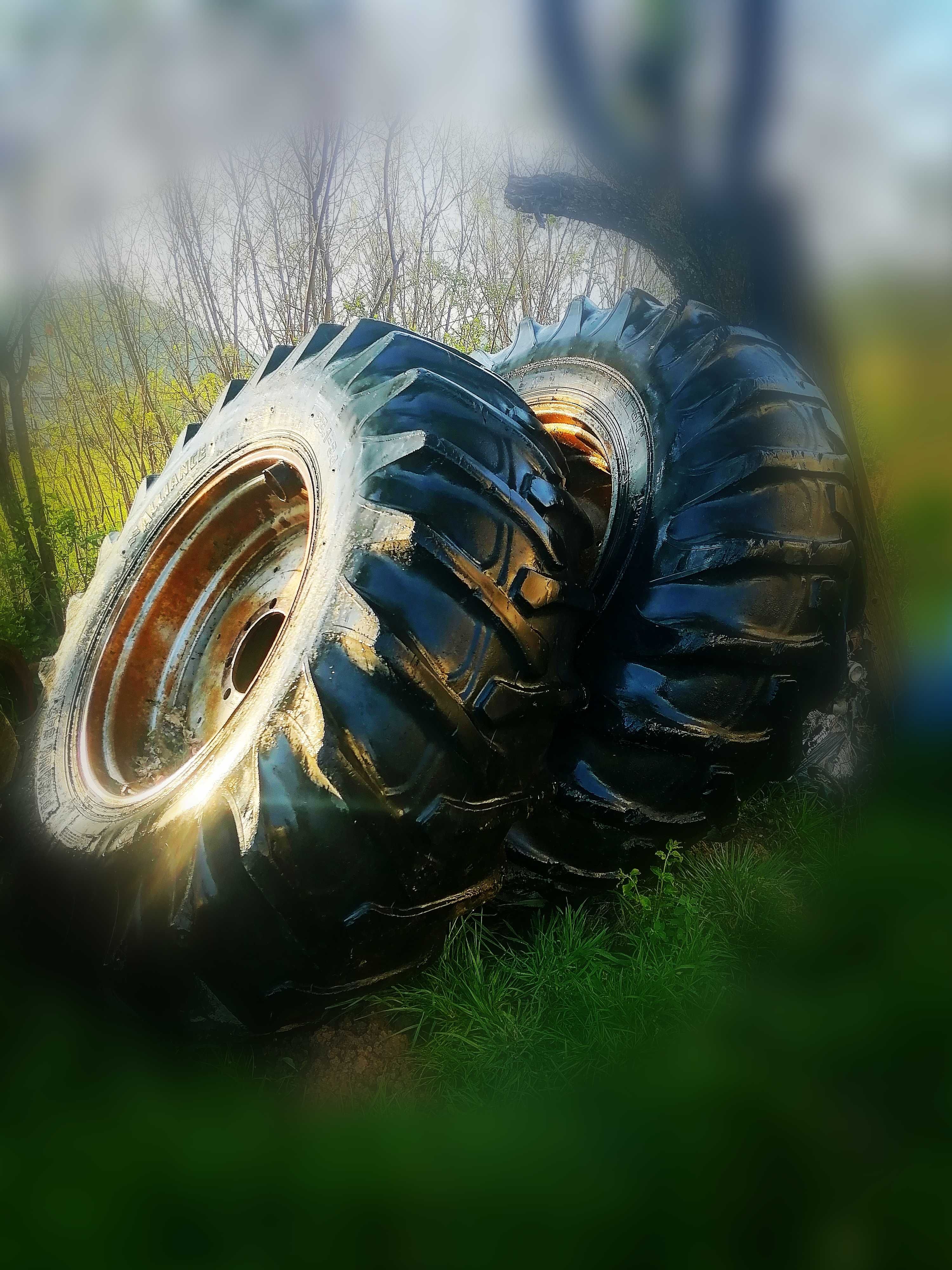 Anvelope tractor cu jante