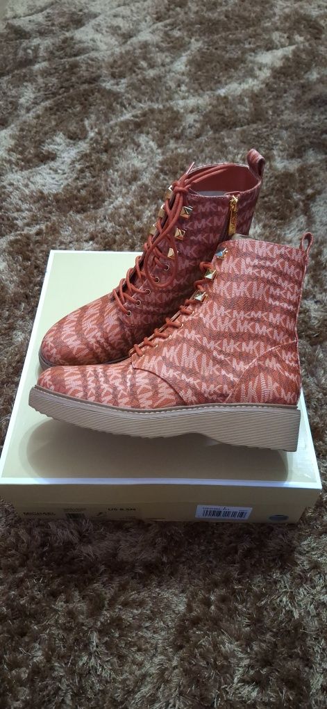 Michael Kors нови дамски боти