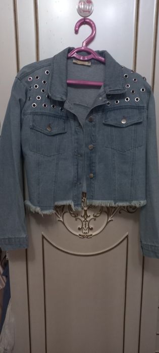 Женская джинсовая куртка