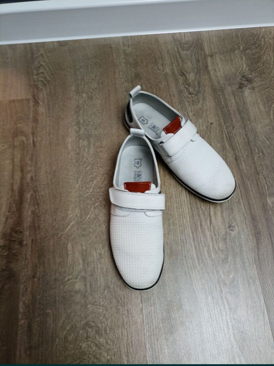 Продам туфли кожаные детские