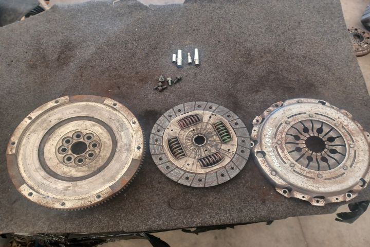 Kit ambreiaj 1.8 TDCI C0701799 122024010 322030310 Ford Focus 1 [1998