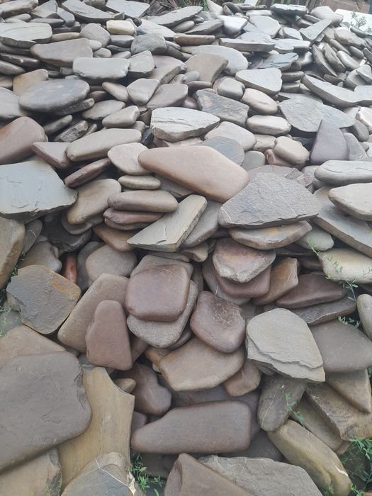 Vând piatra naturala urgent