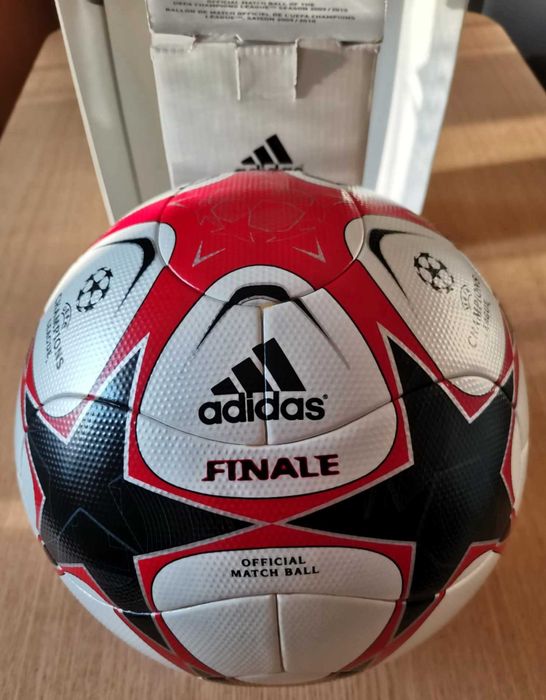 Minge Adidas Finale 9, minge oficială a Ligii Campionilor 2009/2010