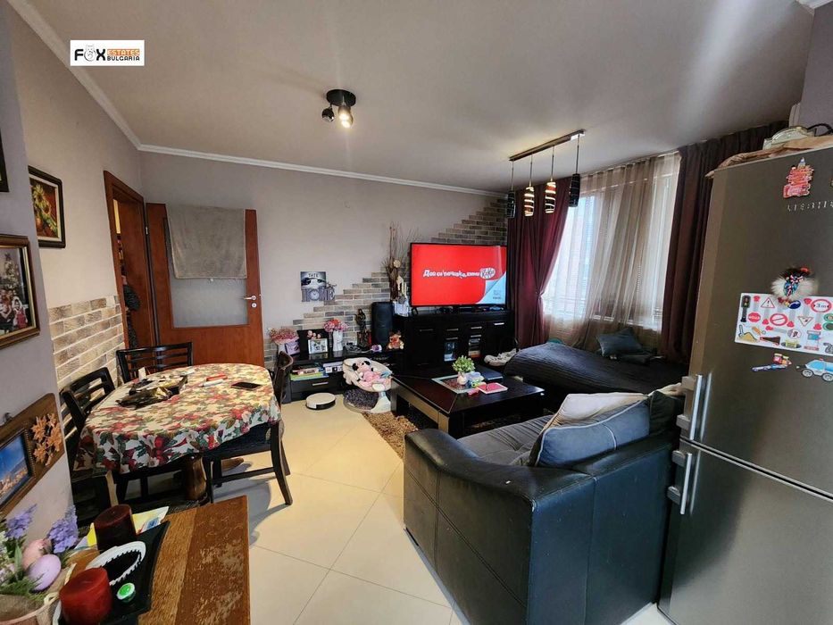 Продава се Тристаен апартамент в Пловдив, Гагарин - 90 кв.м за 2056 €/кв.м - Снимка #1