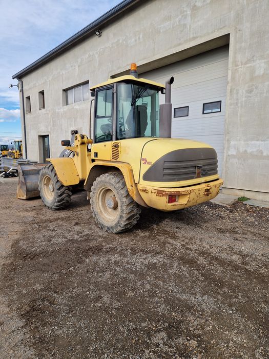 Încărcător frontal