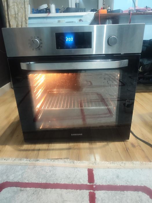 Продам Духовку Самсунг