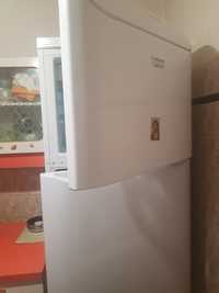 Frigider Hotpoint Ariston si masina spălat Indesit