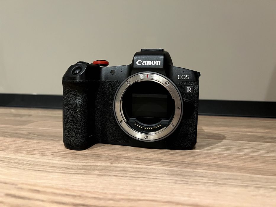 Camera Canon EOS R cu obiectiv 50mm si accesorii