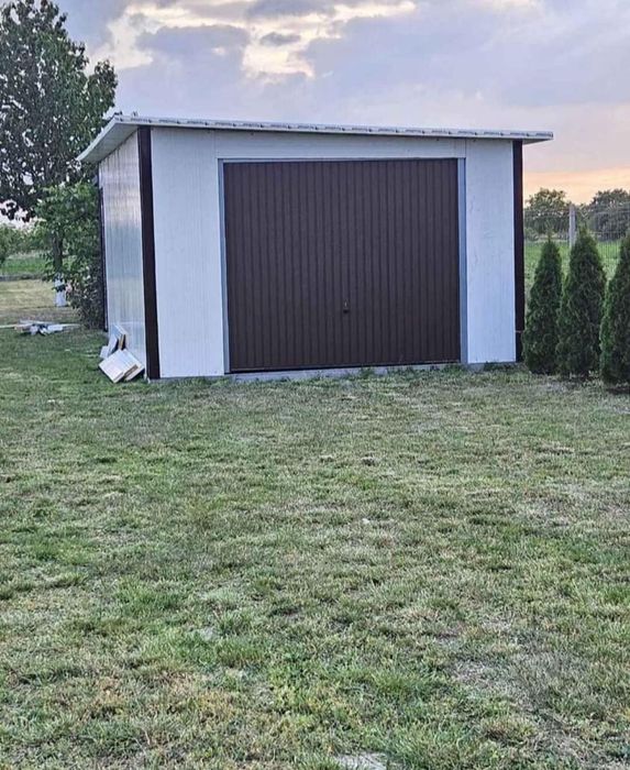 Vând garaje auto și containere