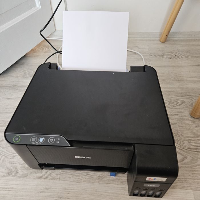 Vând imprimantă Epson L3230