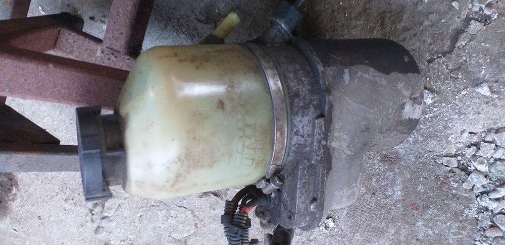 Pompă servodirectie opel astra  h 1.6 16 v  1.8 16 v