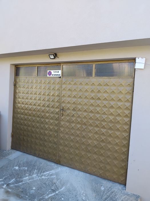 МЕТАЛНИ ГАРАЖНИ ВРАТИ с размери ,Ш 2,76 - В2 и Ш3,10 - В2.