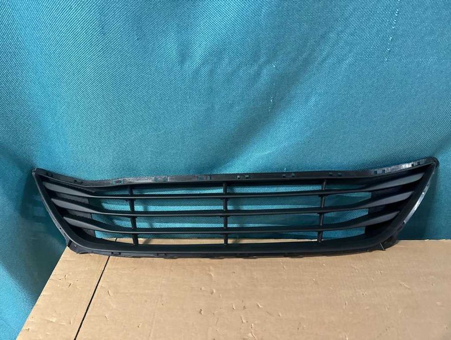 Решетка переднего бампера Hyundai Elantra MD (рестайлинг 2014–) Jorden