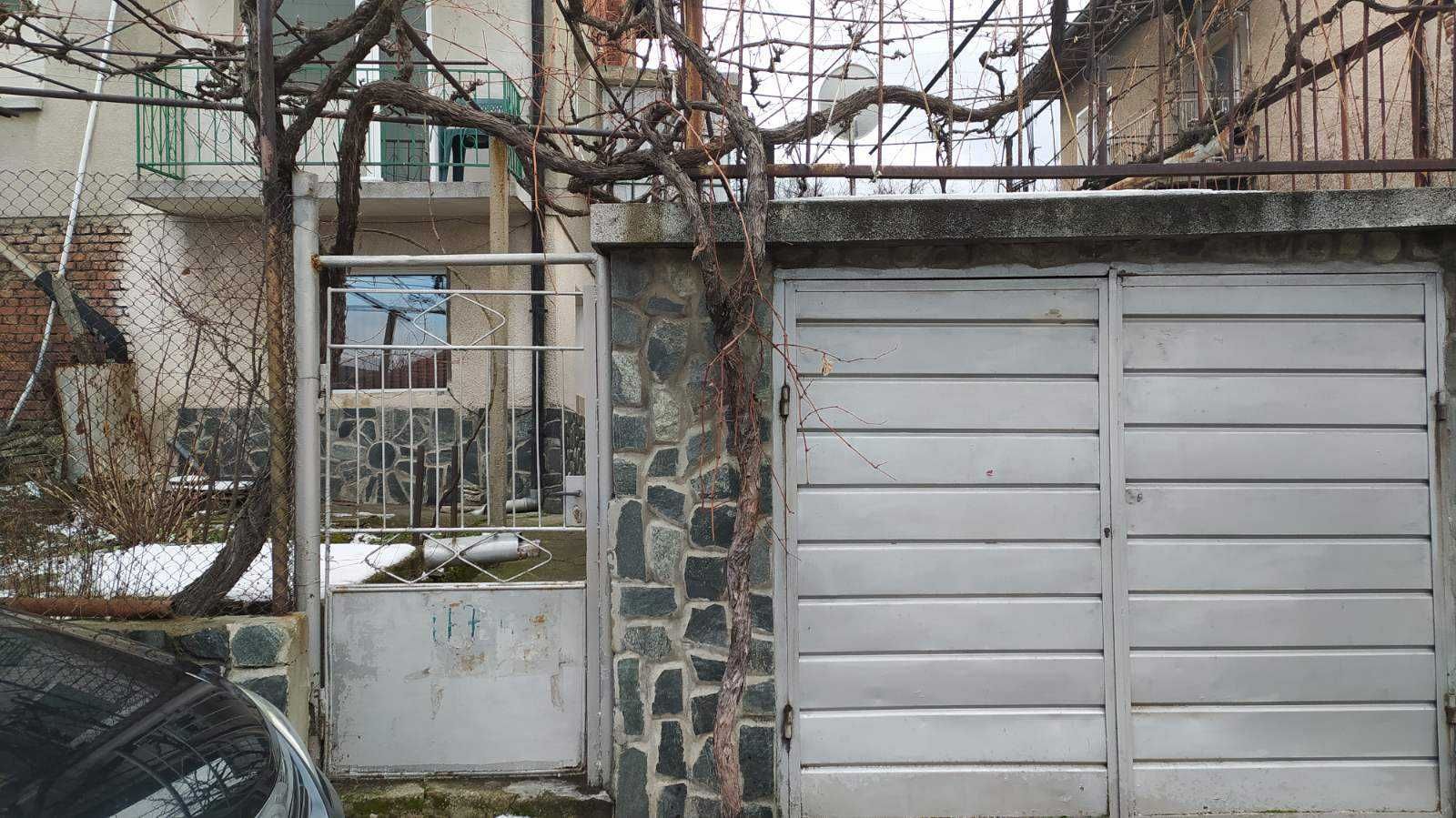 Продавам къща в гр. Дупница