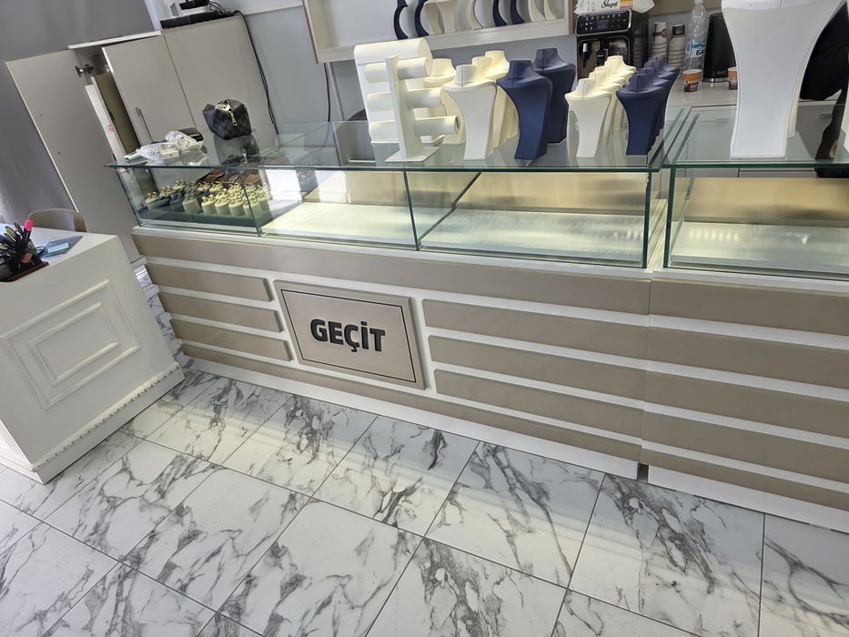 Оборудване за златарски и бижутрски магазин