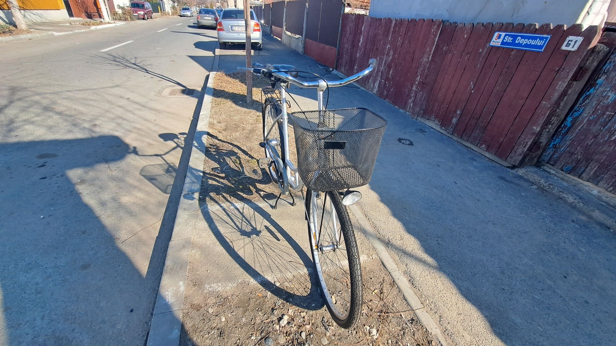 Bicicleta cu șapte viteze în butuc