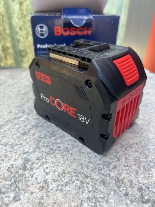 Vand baterie Bosch procore de 18v-12 amperi