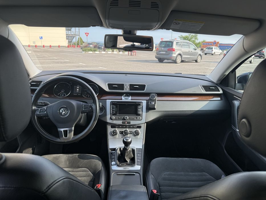 VW Passat Highline 4Motion 2.0 TDI - Intretinut, dotari premium