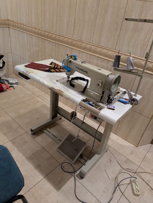 Продам швейную машину